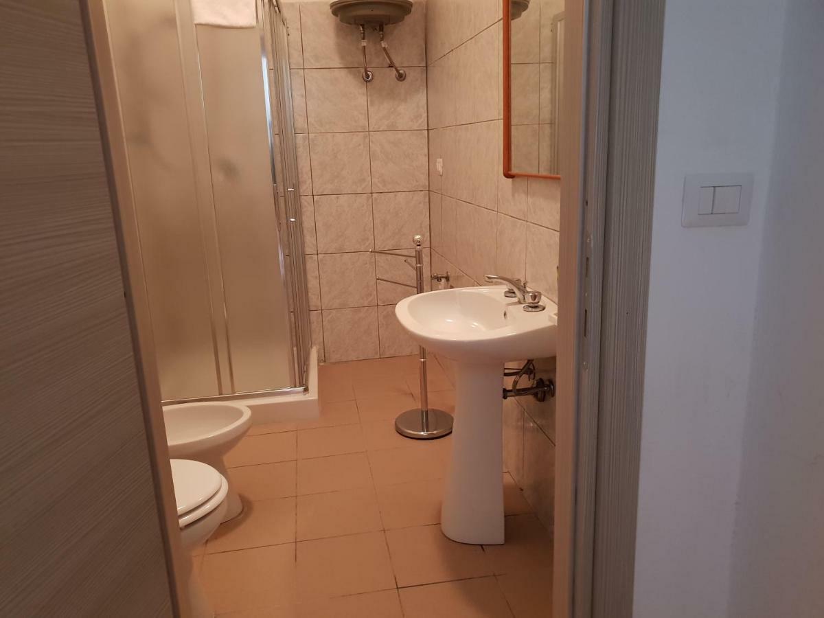 Red Ginger Apartment Oristano Bagian luar foto